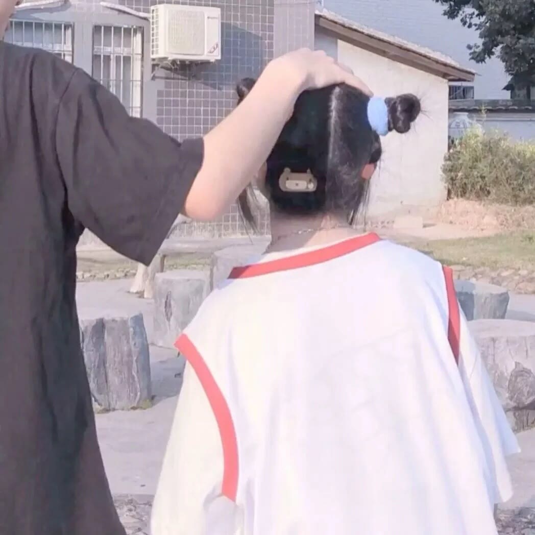 游戏果-代码小妹